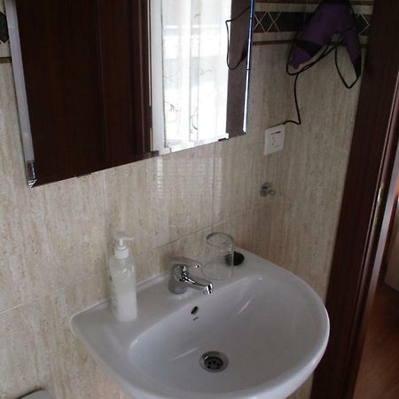 Hostal Becares بالينثيا المظهر الخارجي الصورة