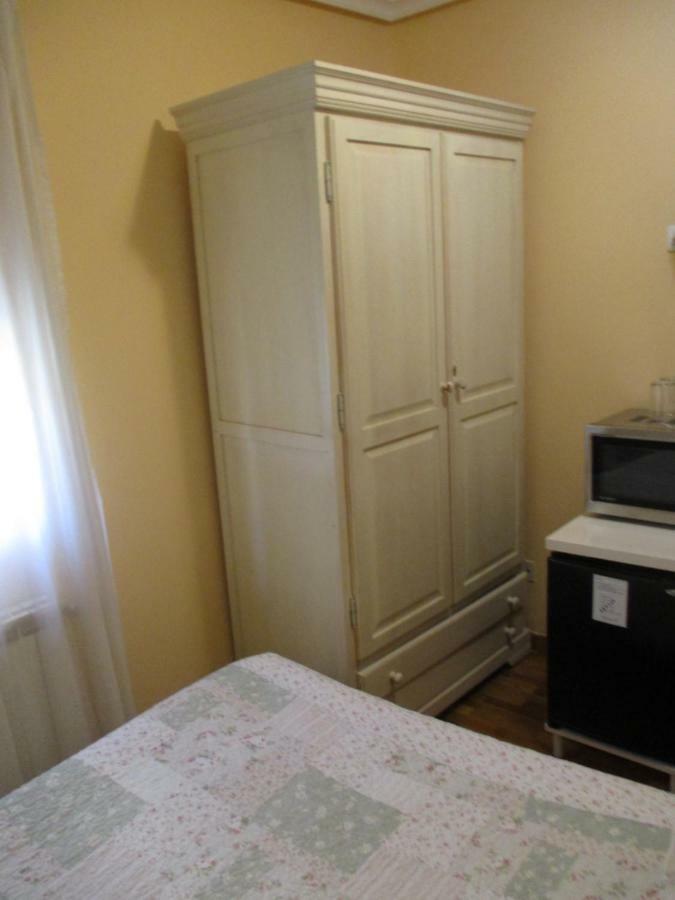 Hostal Becares بالينثيا المظهر الخارجي الصورة