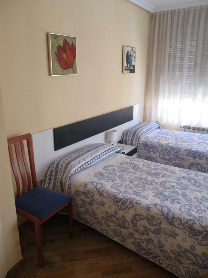 Hostal Becares بالينثيا المظهر الخارجي الصورة