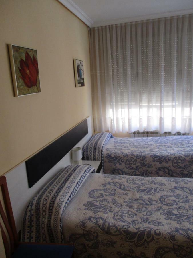 Hostal Becares بالينثيا المظهر الخارجي الصورة
