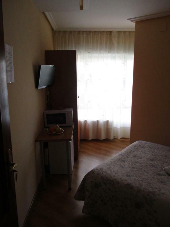 Hostal Becares بالينثيا المظهر الخارجي الصورة